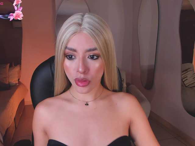 IsabellaMoreau live cam on BongaCams