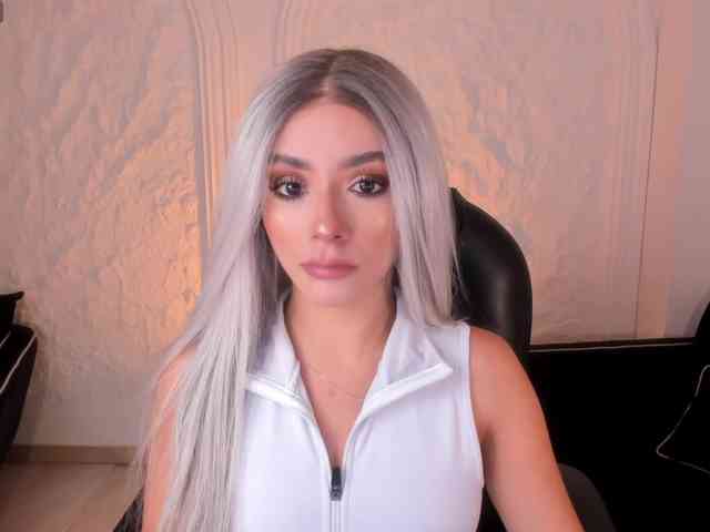 IsabellaMoreau webcam