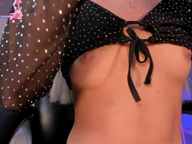 IsabellaMoreau webcam