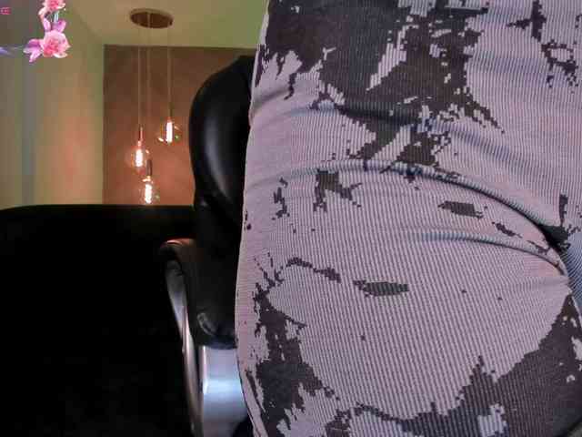 IsabellaMoreau webcam