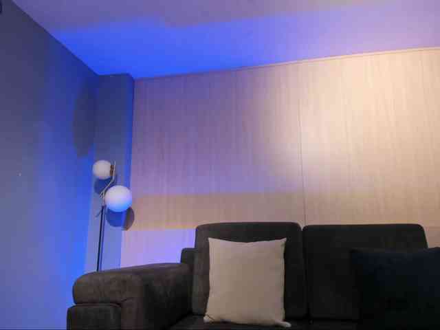IsabellaMoreau webcam