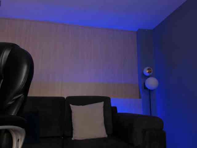 IsabellaMoreau webcam