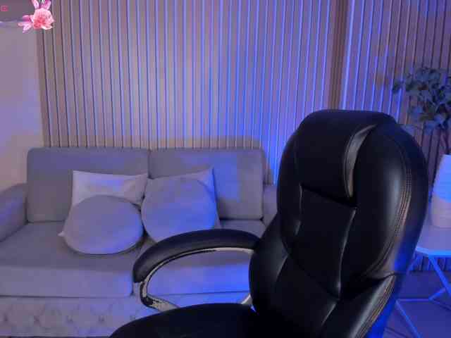 IsabellaMoreau webcam