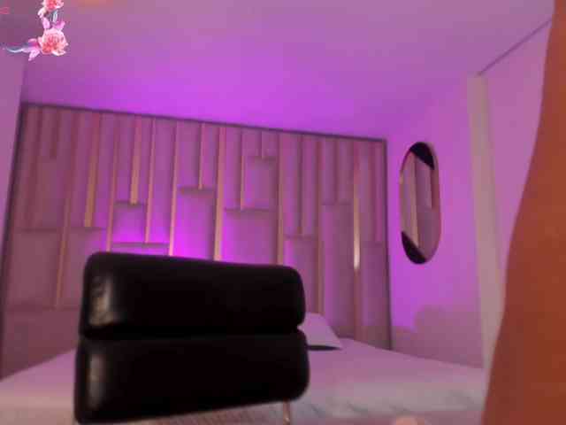 IsabellaMoreau webcam