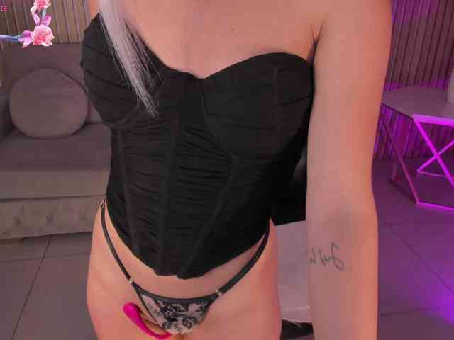IsabellaMoreau webcam