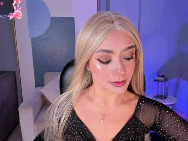 IsabellaMoreau webcam