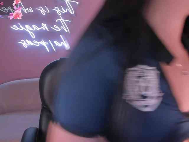 IsabellaMoreau Live Webcam on BongaCams