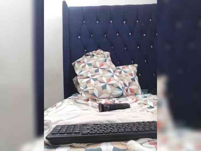 Nasty-cocker webcam