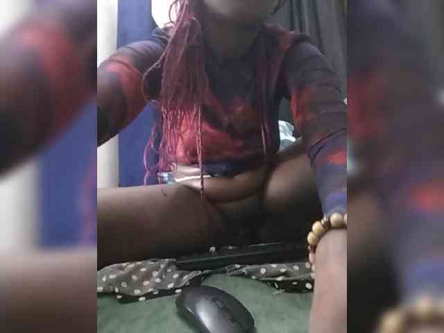 Nasty-cocker webcam