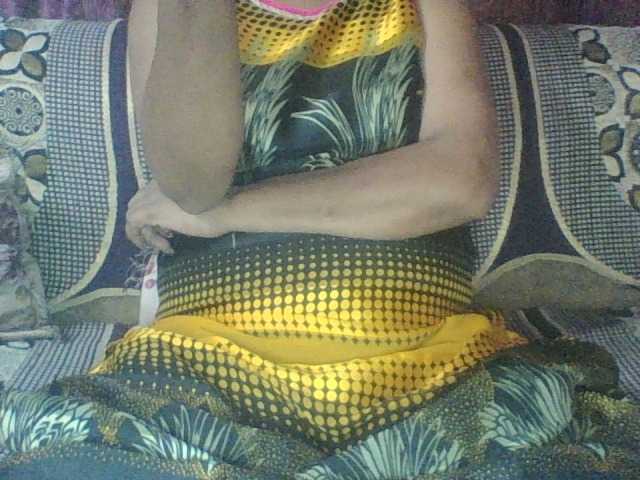 royelpari live cam on BongaCams