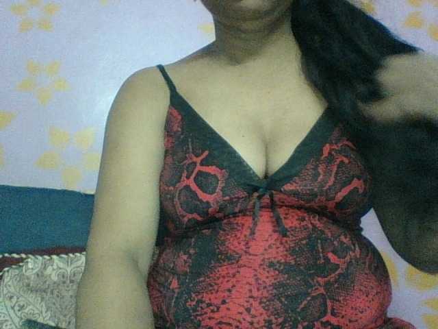 royelpari live cam on BongaCams