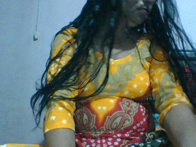 royelpari live cam on BongaCams