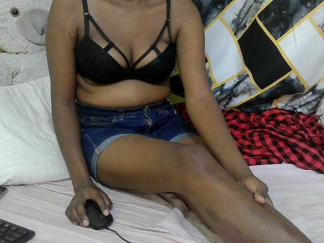 ebonyassaa live cam on BongaCams