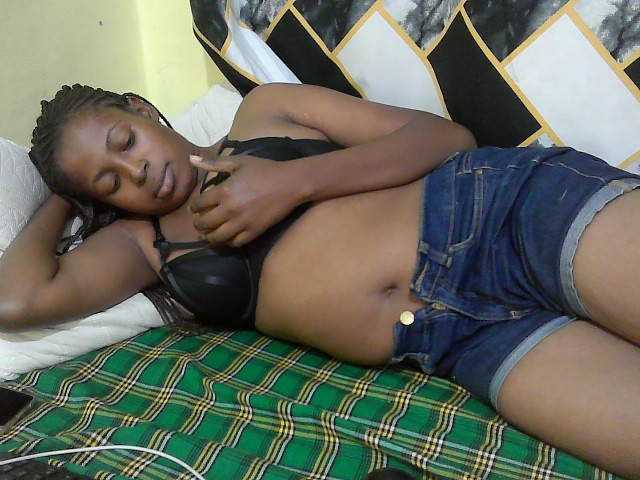 ebonyassaa live cam on BongaCams