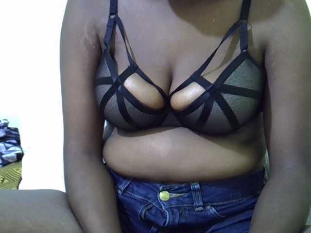 ebonyassaa live cam on BongaCams