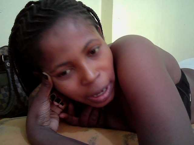 ebonyassaa live cam on UnifiedCams