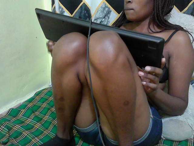 ebonyassaa live cam on BongaCams