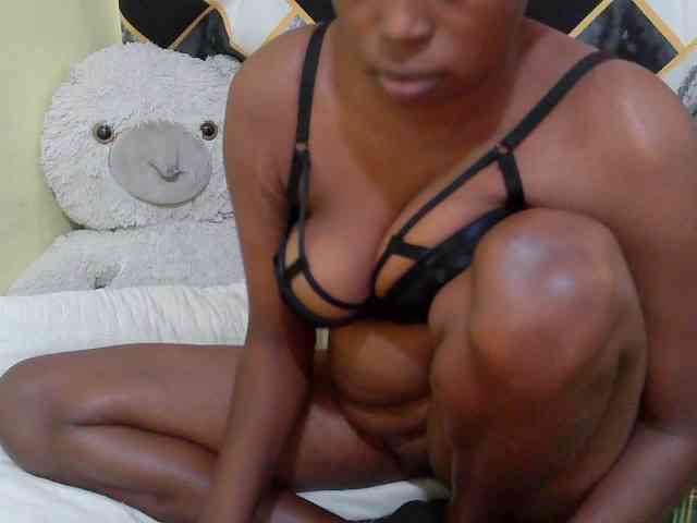 ebonyassaa webcam