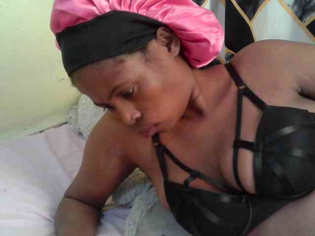 ebonyassaa webcam