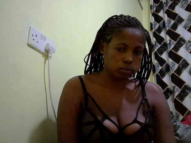 Model: ebonyassaa