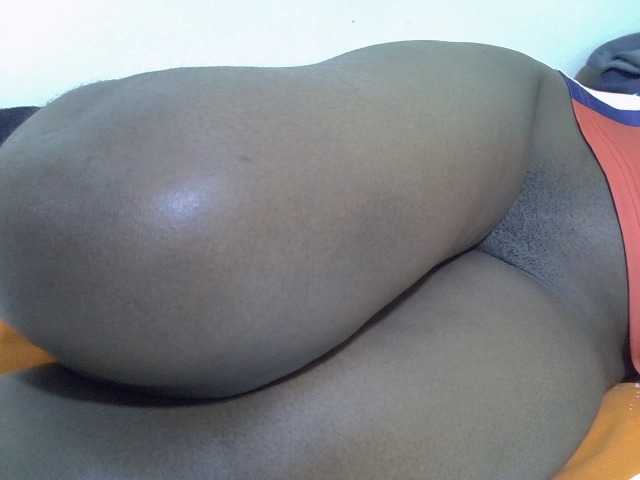 Sweetnana01 live cam on BongaCams