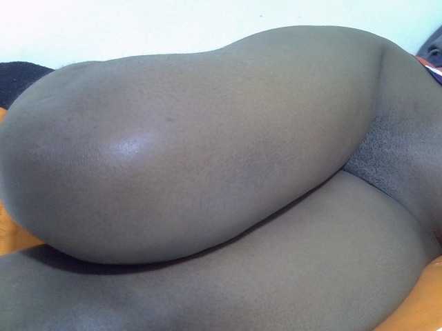 Sweetnana01 live cam on BongaCams