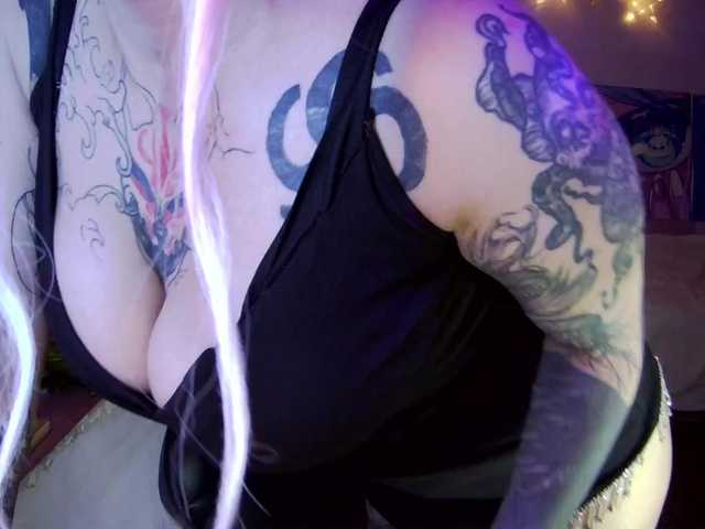 Mini0Melloo live cam on BongaCams