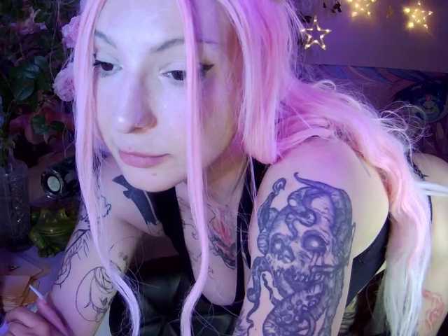 Mini0Melloo live cam on BongaCams