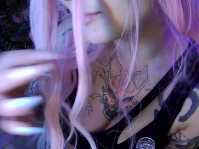 Mini0Melloo live cam on BongaCams