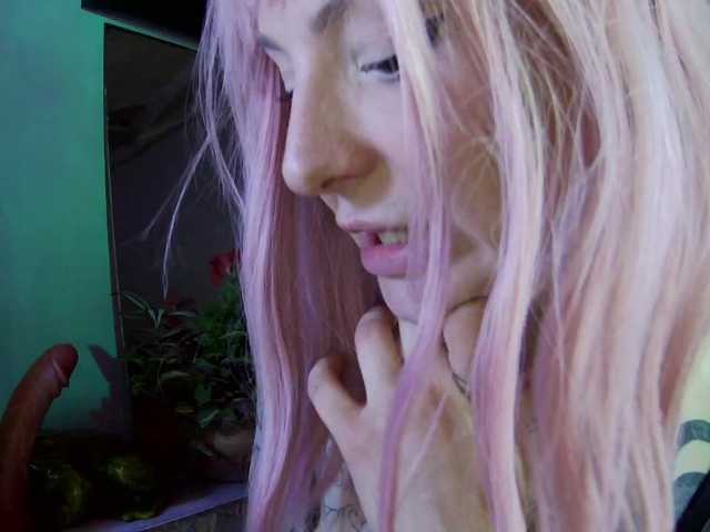 Mini0Melloo live cam on BongaCams