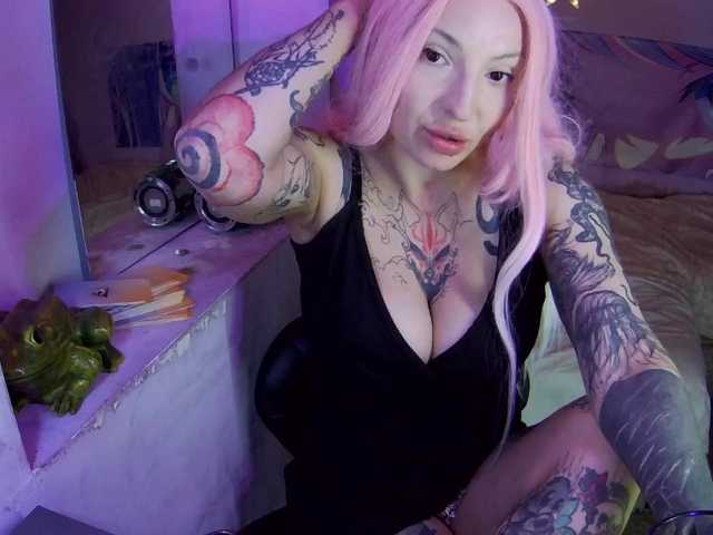 Mini0Melloo live cam on BongaCams