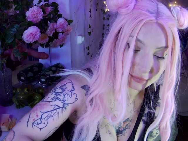 Mini0Melloo live cam on BongaCams