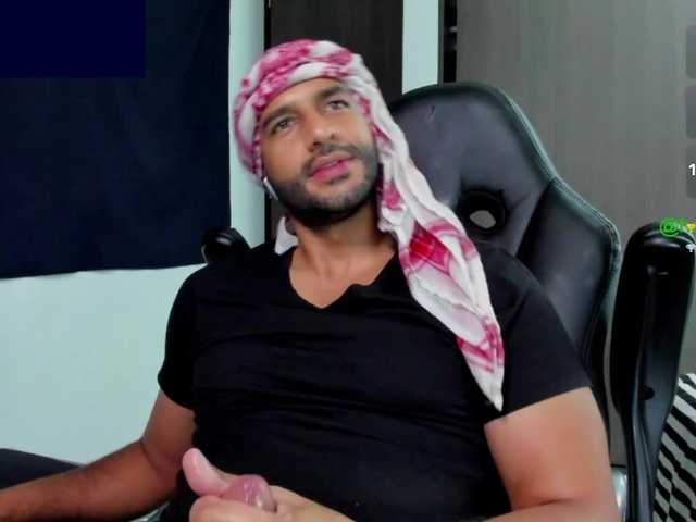 Handsoman11 live cam