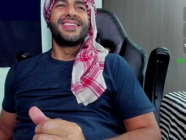 Handsoman11 — live male cam