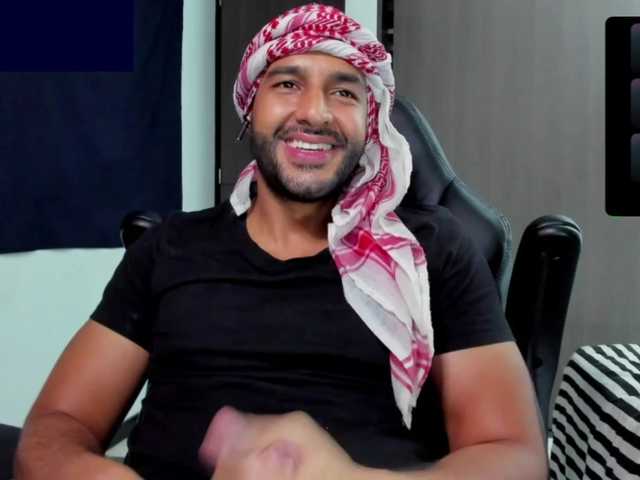 Handsoman11 live webcam show