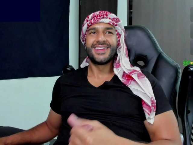 Handsoman11 live cam