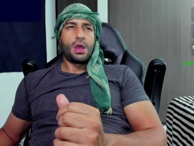 Handsoman11 live cam
