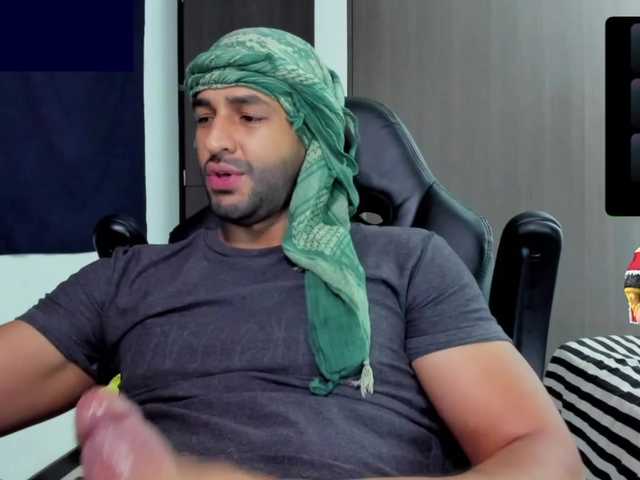 Handsoman11 live webcam show
