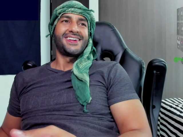 Handsoman11 live cam