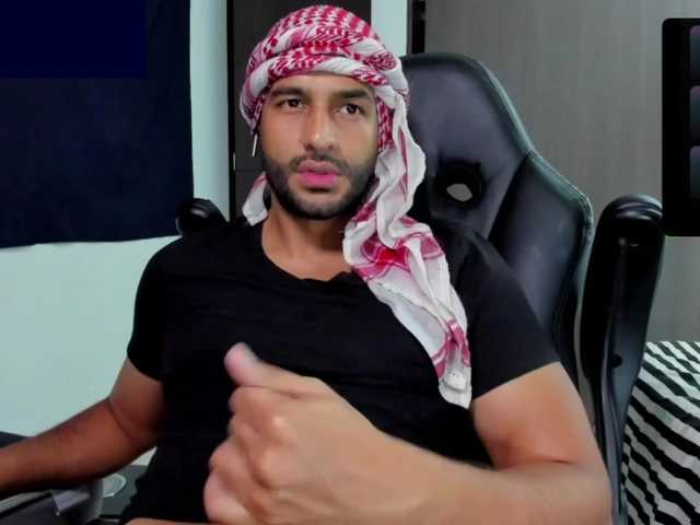Handsoman11 live webcam show