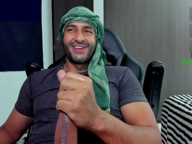 Handsoman11 live cam