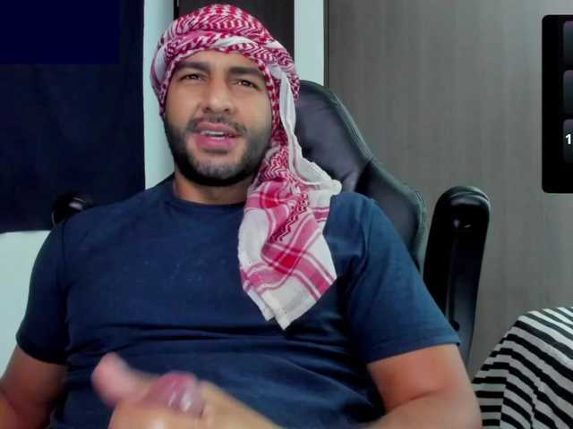 Handsoman11 live webcam show