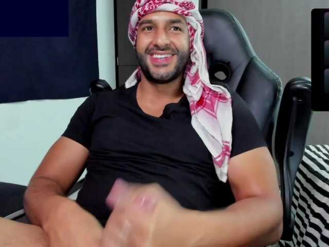 Handsoman11 live webcam show
