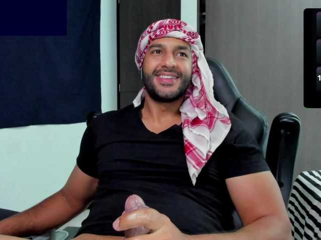 Handsoman11 live webcam show