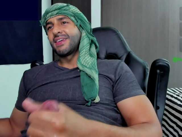 Handsoman11 live cam