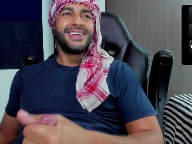 Handsoman11 live webcam show