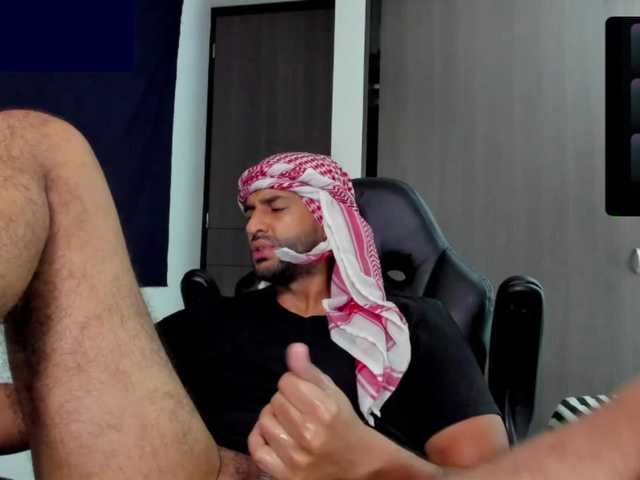 Handsoman11 live webcam show