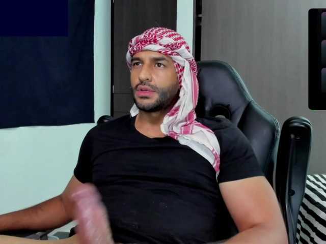 Handsoman11 live webcam show