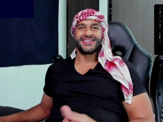 Handsoman11 live webcam show
