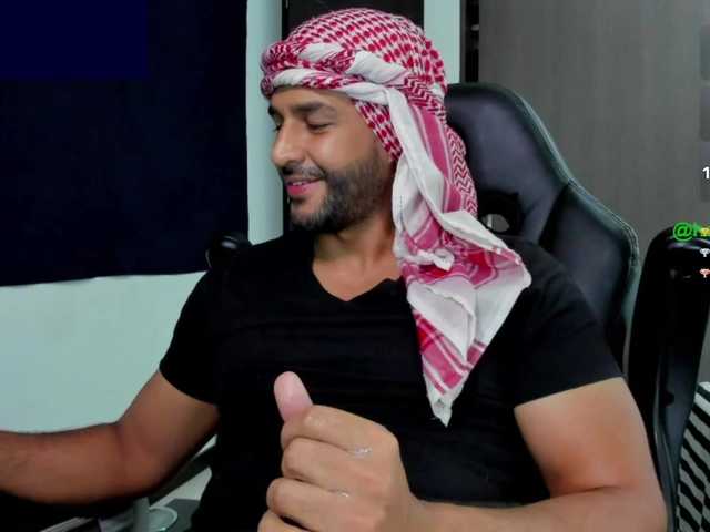 Handsoman11 live cam
